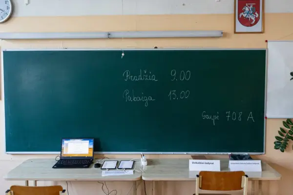 The Parliament has withdrawn the requirement to pass three final exams in order to receive the certificate