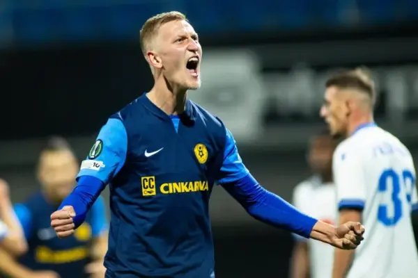 Kučys, who opened his scoring in the Champions League qualifiers, was pelted with objects – one hit the Lithuanian