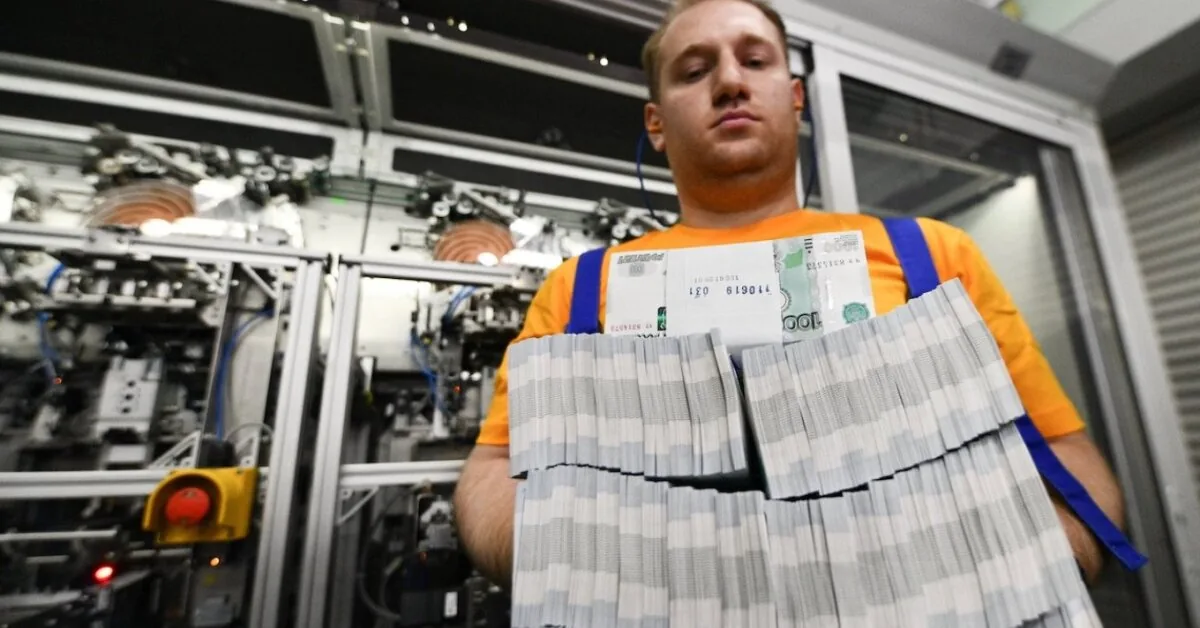 Russians are massively withdrawing money from banks: the amount is twice the budget of the Moscow region