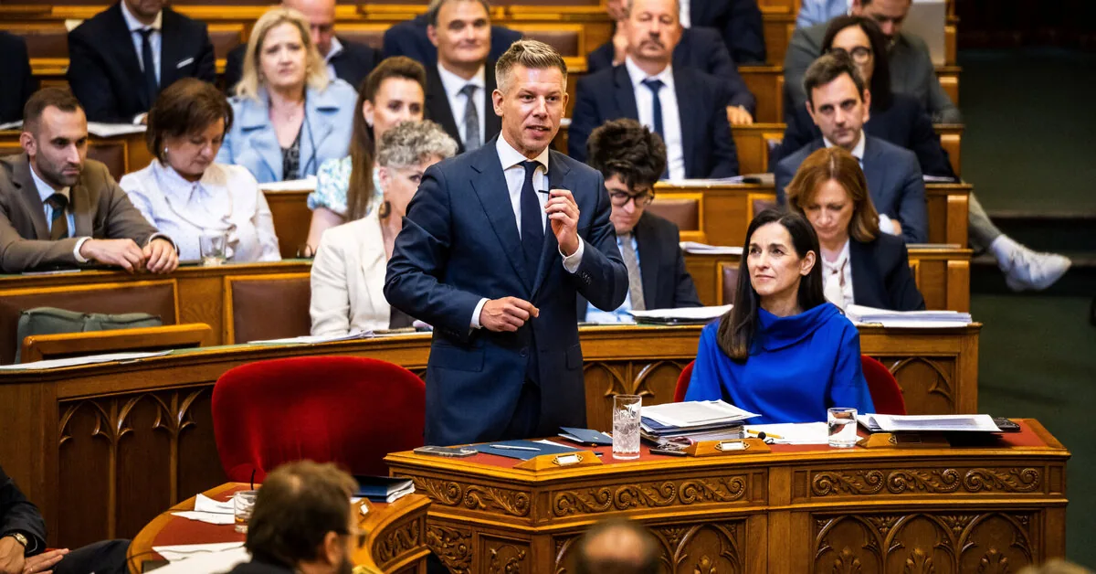 Hungarian parliamentarians adopted a constitutional amendment aimed at removing the president