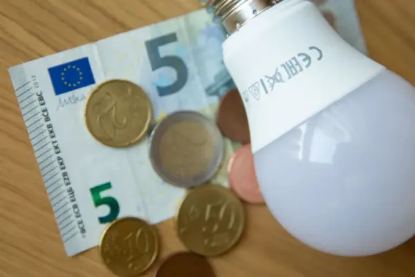 „Litgrid“: higher import flows and increased wind generation reduced electricity price