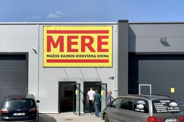 Parking fee at the Russian-origin store caused a dispute: the municipality is clarifying the situation