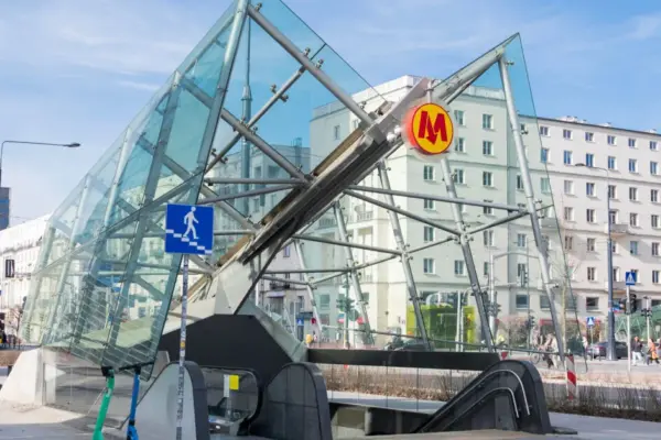 A Ukrainian dropped a backpack on metro tracks and fled – now he won't be able to enter Europe for 10 years