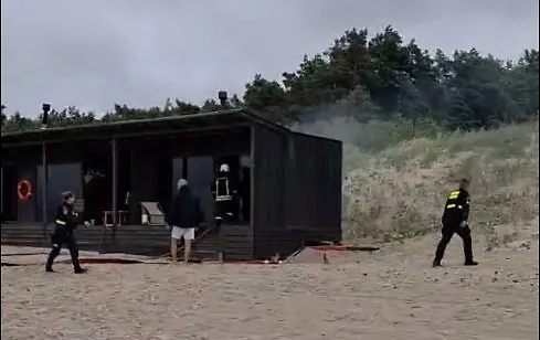 Stop frames from “Palangos miesto svetainė – MusuPalanga.lt” filmed material/Sauna burning on Palanga beach
