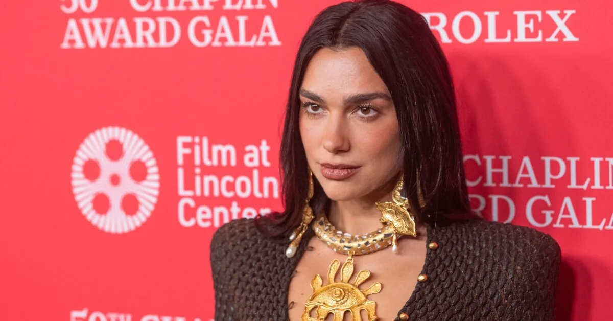 3 books recommended by music star Dua Lipa