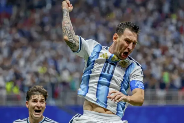 Second semifinal: Argentina – England