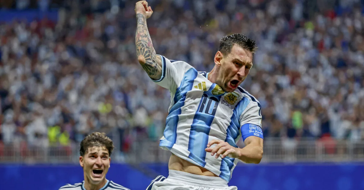 Second semifinal: Argentina – England