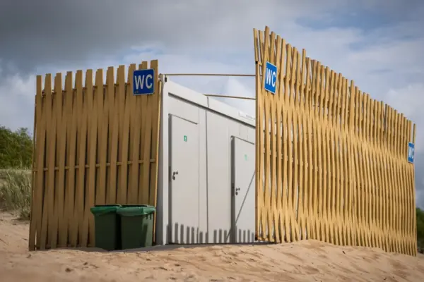 Holiday nightmare in Palanga drove vacationers out of patience: "No toilets, no water stops"