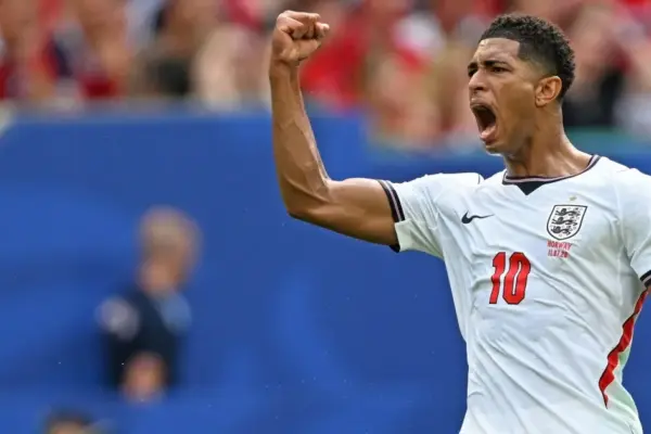 Battle for bronze – begins: England – France