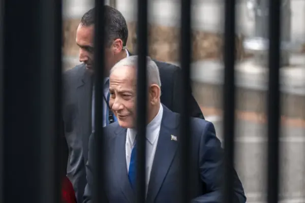 Benjamin Netanyahu arrived at the first meeting with Donald Trump since the start of the war with Iran
