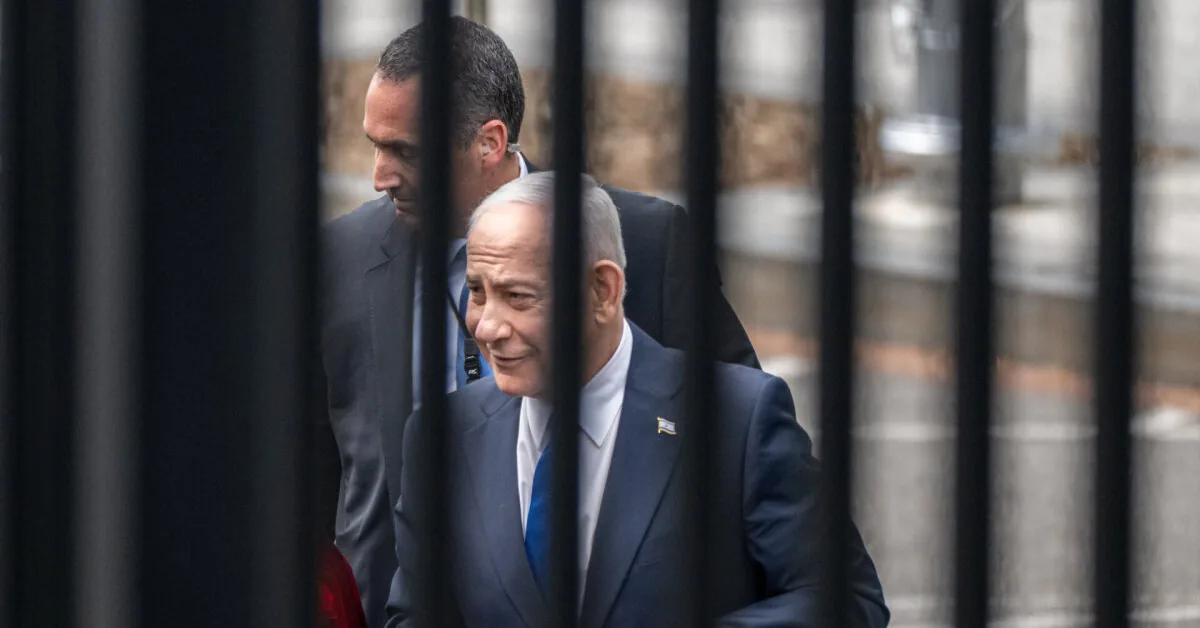 Benjamin Netanyahu arrived at the first meeting with Donald Trump since the start of the war with Iran