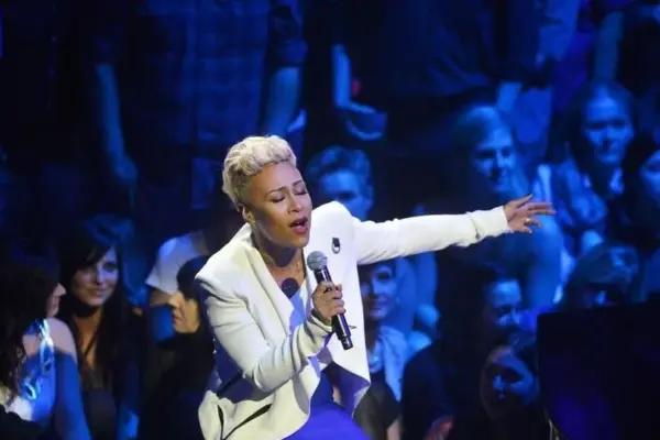 Seeing it – they shrug their shoulders, hearing it, they are surprised – "I know!": Sea Festival star Emeli Sandé. Who is she?
