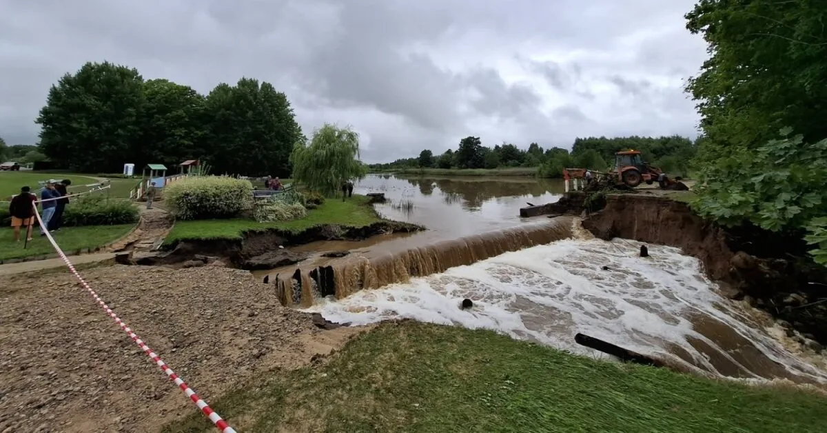 Heavy rains washed over Latvia: some roads are still impassable