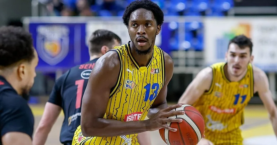 Jonaviečiai's front line was joined by an athletic forward from the USA