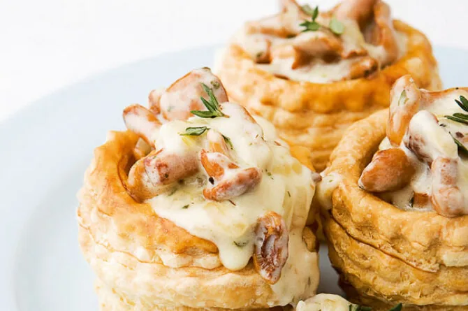 Hot pastries with chanterelles