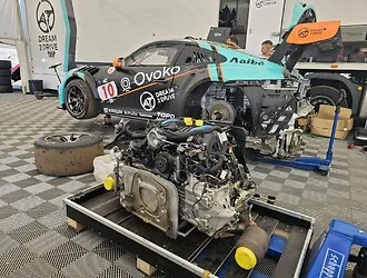 The first victim in the "Aurum 1006 km race": Porsche engine replacement