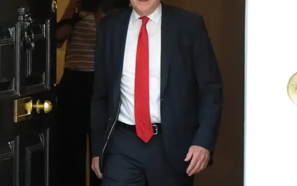 UK Prime Minister Andy Burnham appoints former Defense Secretary to the post of Chancellor of the Exchequer