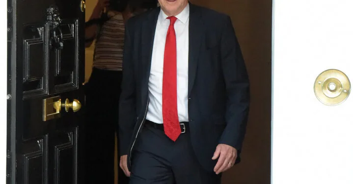 UK Prime Minister Andy Burnham appoints former Defense Secretary to the post of Chancellor of the Exchequer