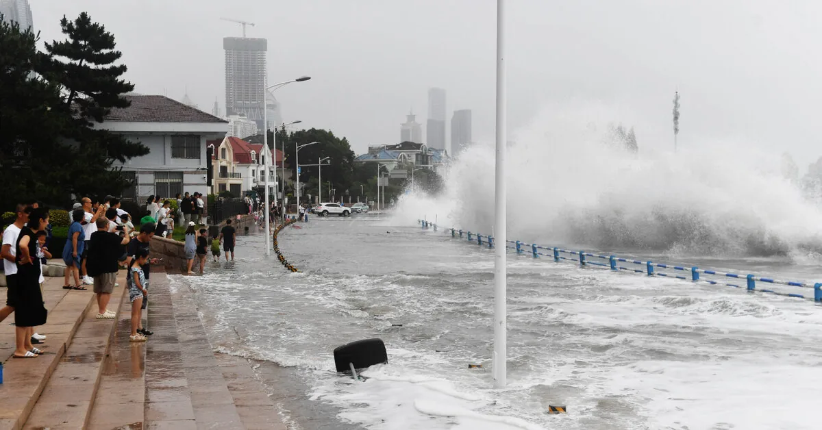 Typhoon "Bavi" weakened but brought strong wind and rain to China