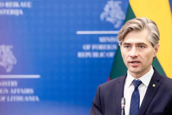Kęstutis Budrys discussed economic cooperation and cyber security with his Philippine counterpart