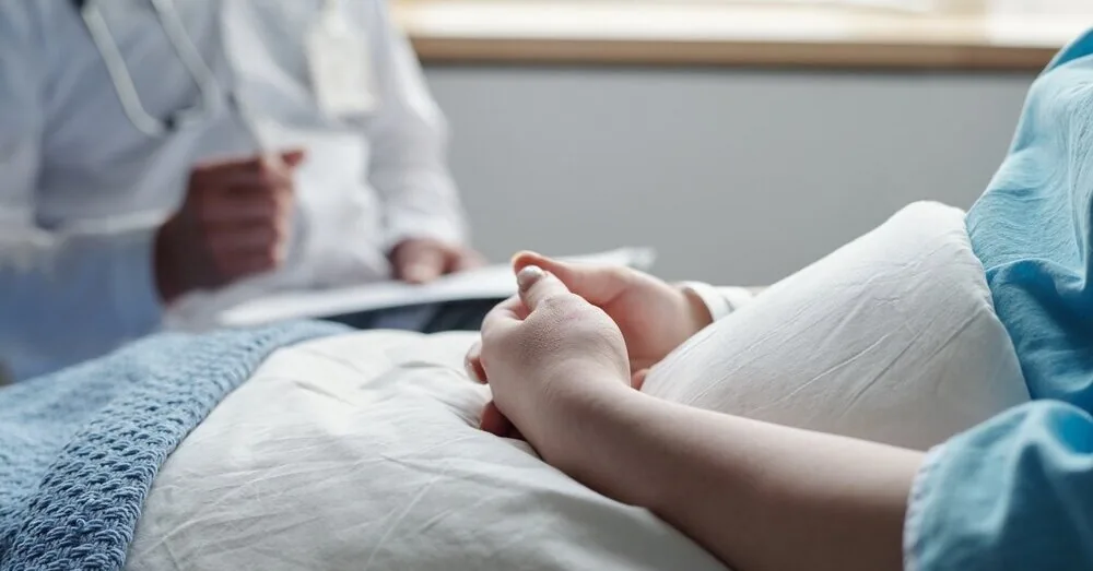 Dangerous form of cancer is increasingly affecting young people: doctors urge not to miss these 4 signs