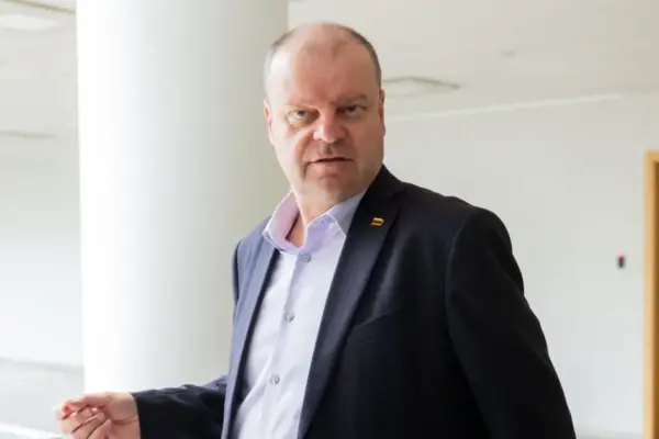 The collar has been temporarily removed from Saulius Skvernelis