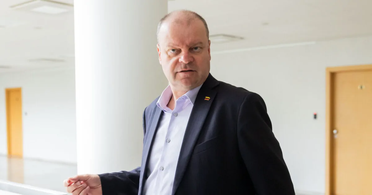 The collar has been temporarily removed from Saulius Skvernelis