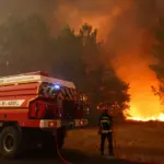 Forest fires are raging in France: thousands of tourists evacuated