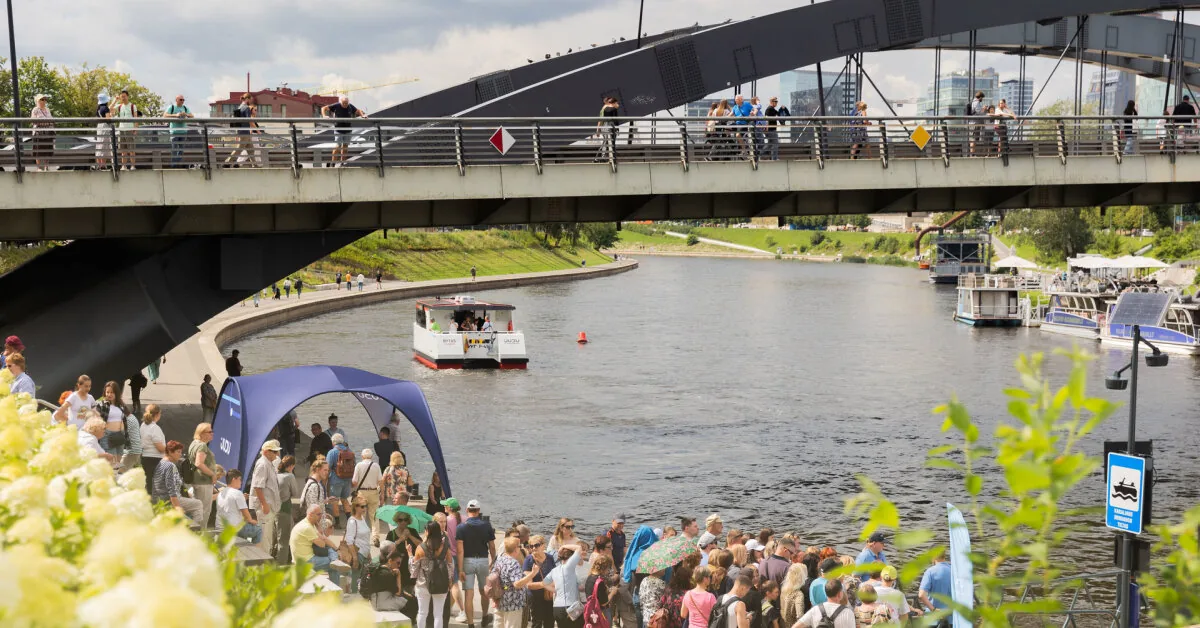 The River Festival is being held for the first time in Vilnius, and a campaign against the development of Neris riverbanks will take place