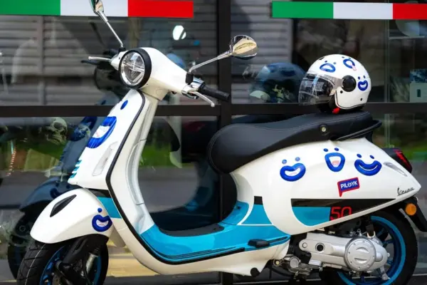 Won the summer prize: "Pildyk" client Vanesa returned home with a brand new "Vespa"