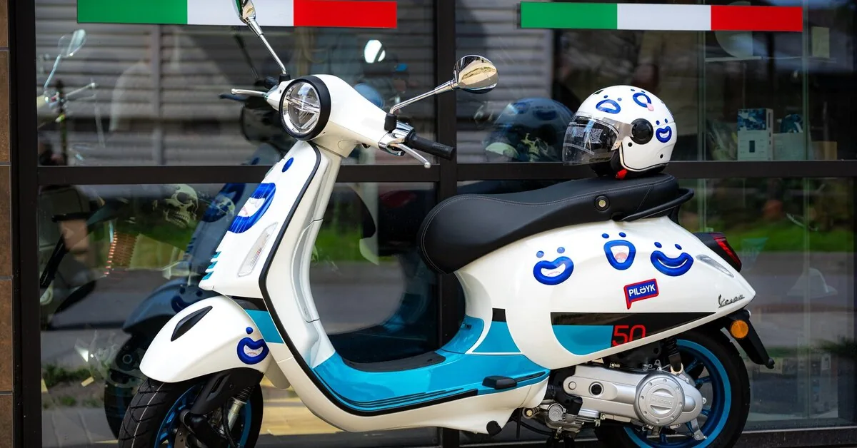 Won the summer prize: "Pildyk" client Vanesa returned home with a brand new "Vespa"