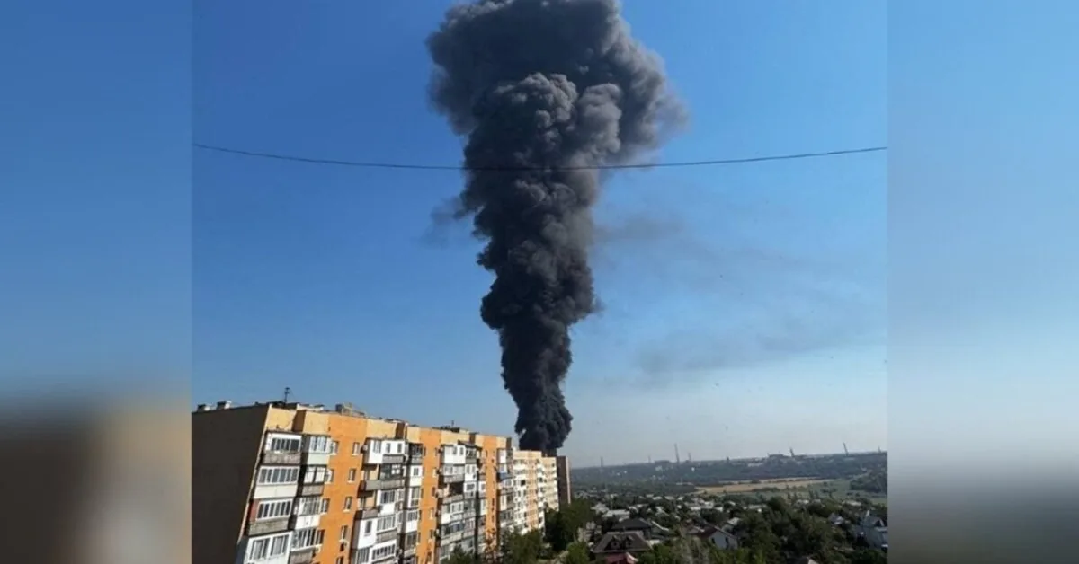 Ukrainian drones reached Mariupol: a column of black smoke rose into the sky