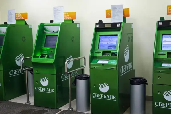 Serious problems in the Russian banking system: residents are massively withdrawing money