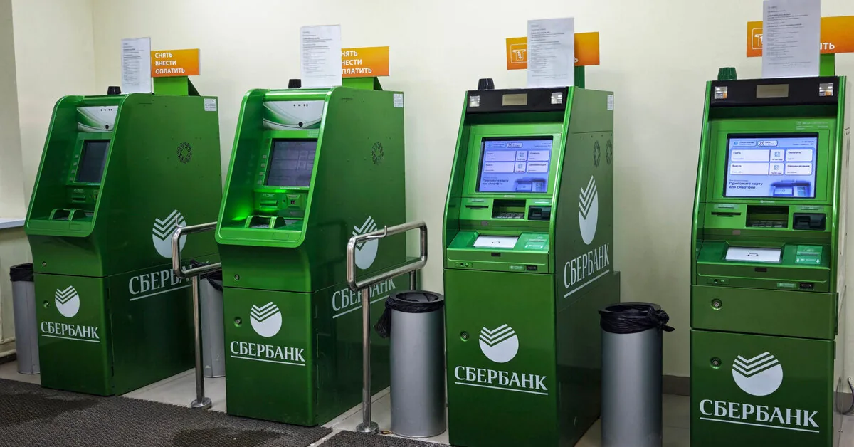 Serious problems in the Russian banking system: residents are massively withdrawing money