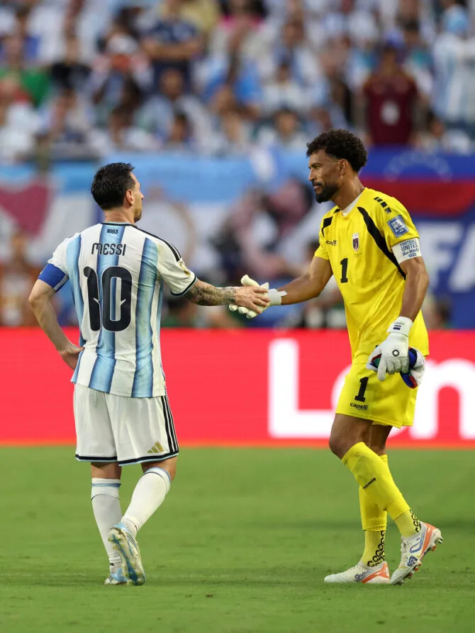 CHINE NOUVELLE/SIPA photo/Lionel Messi and Vozinha