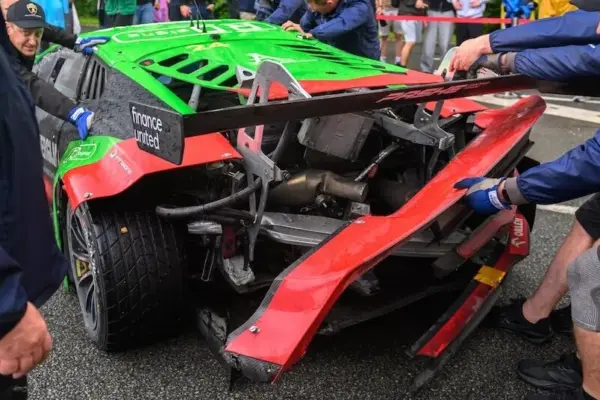The team manager of the „Porsche“ that caused an accident in the „Aurum 1006 km“ race provided his assessment