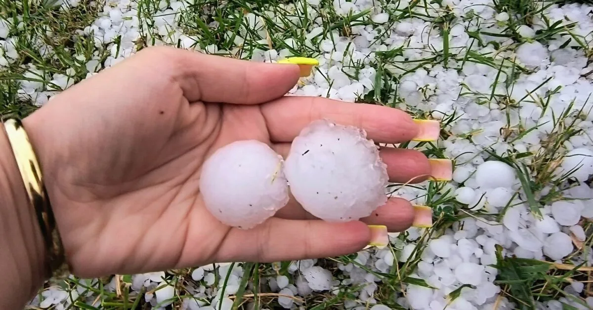 In Poland – apocalyptic scenes: car windows shattered, streets flooded