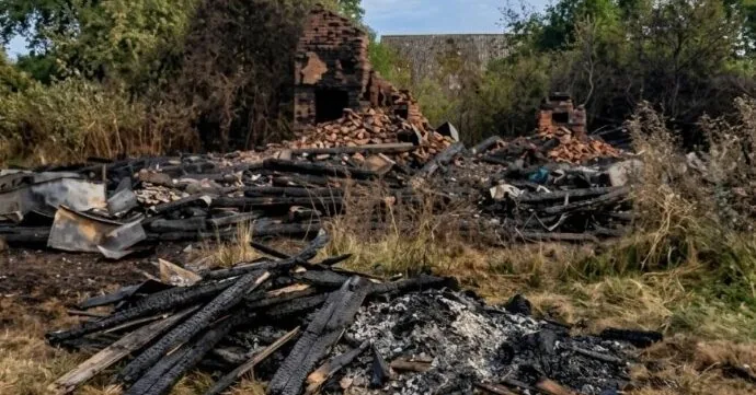 Fire in Kretinga district turned into a dangerous incident: a box with cartridges was found in the flames