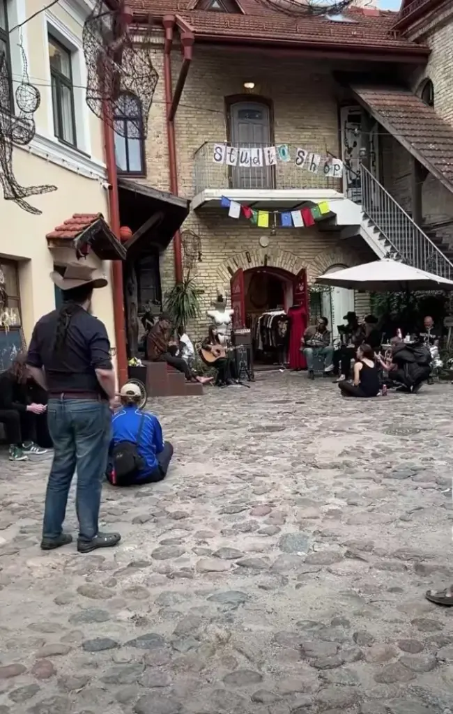 Stop kadras/Atsisveikinimas su Donatu Dubausku
