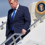 Donaldas Trumpas grasina suduoti Iranui „labai stiprų“ smūgį