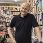 Here books are chosen like medicine: the strength of the small Palanga bookstore is to know its reader