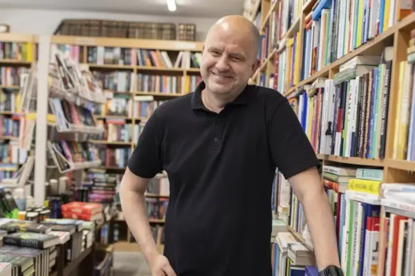 Here books are chosen like medicine: the strength of the small Palanga bookstore is to know its reader