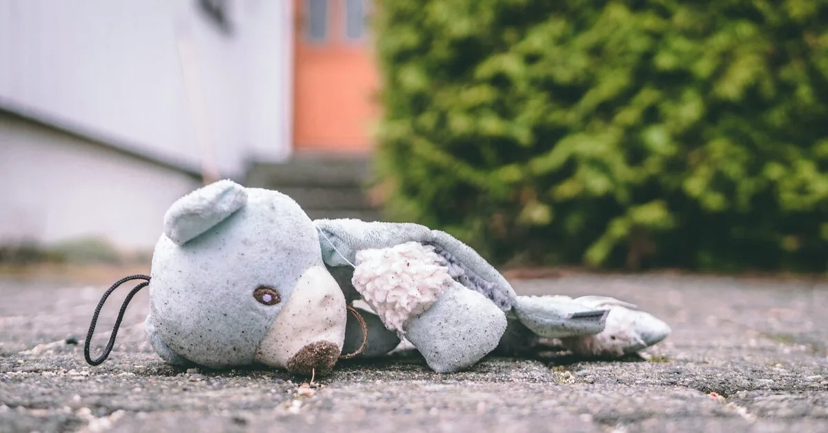 Guardian turned into a wicked stepmother: mistreated a minor at home