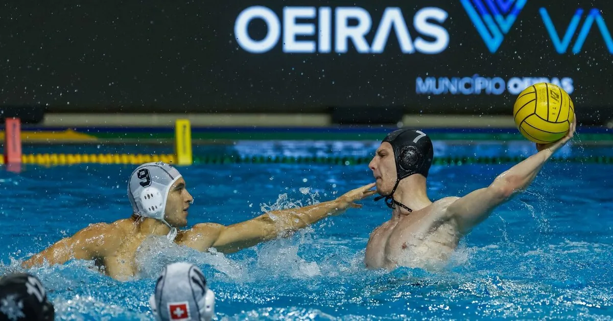 Lithuanian young water polo players played against Russians