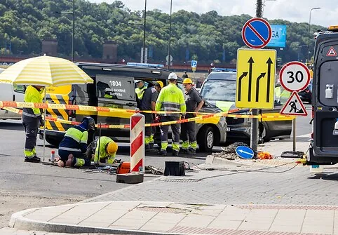 Damaged gas pipe on Karaliaus Mindaugo Avenue in Kaunas