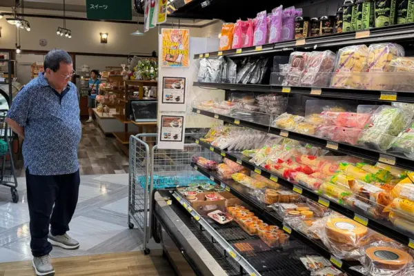 Light oil from Iran stoking inflation fears, US consumer confidence is falling down