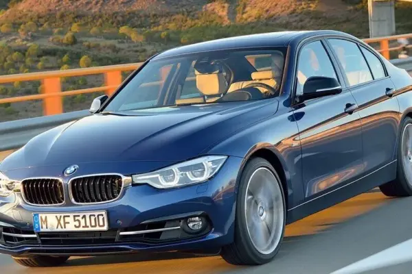 BMW driver and owner awarded nearly 140 thousand EUR in damages: for what offenses?