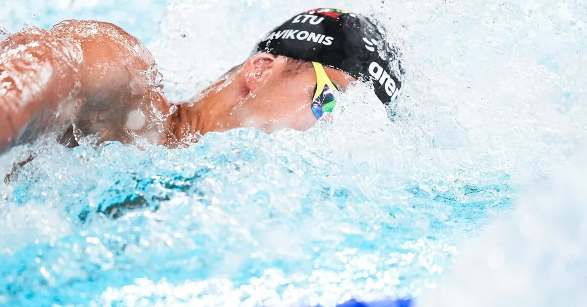 Tomas Navikonis, who broke the Lithuanian record, advanced to the final