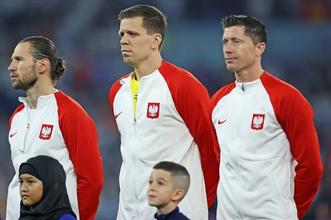 Vida Press nuotr./Grzegorzas Krychowiakas, Wojciechas Szczesny, Robertas Lewandowskis.