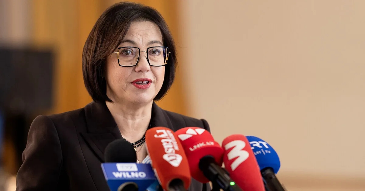 The minister does not rule out that there may be questionable authors in the education programs for national minorities